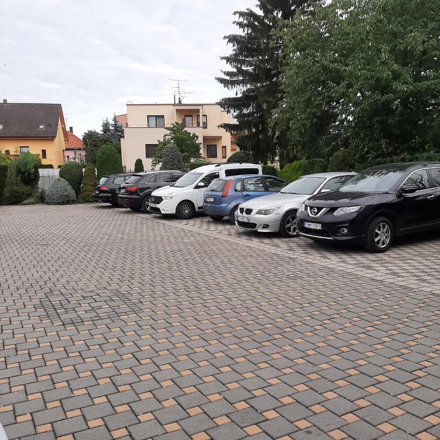 Garni Hotel S.O.G.* * * Trenčín Zewnętrze zdjęcie