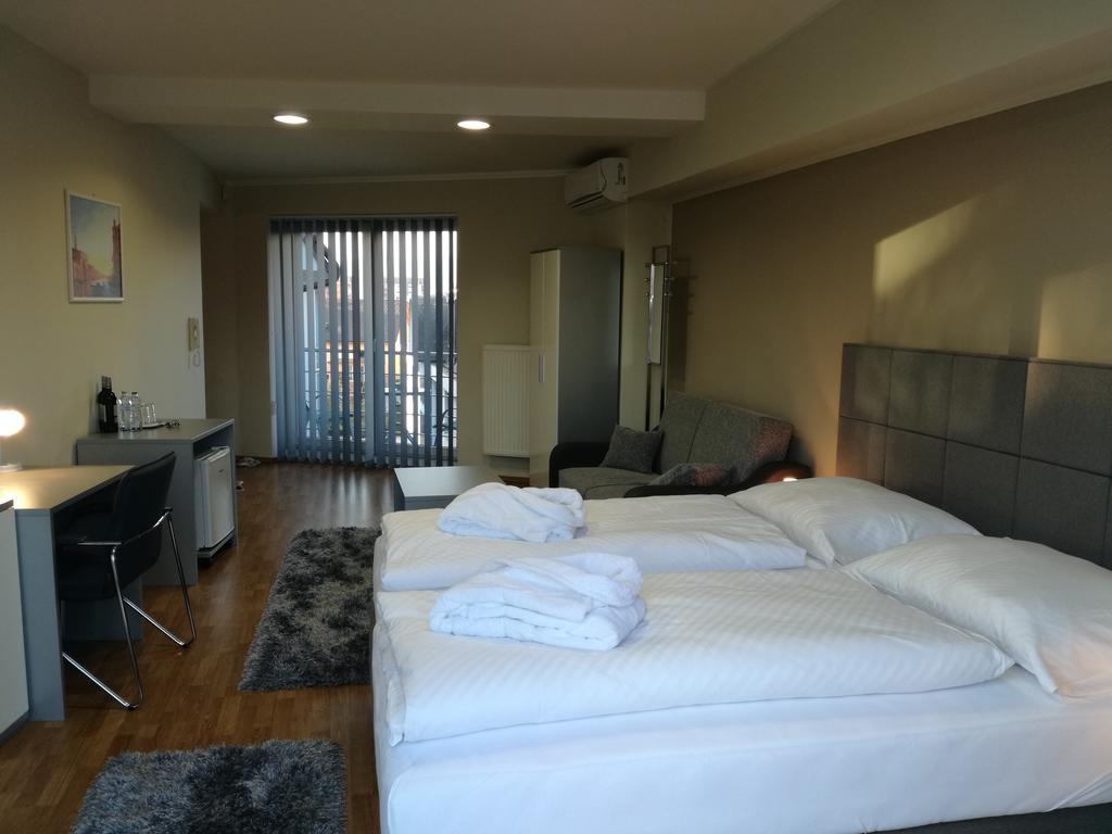 Garni Hotel S.O.G.* * * Trenčín Zewnętrze zdjęcie